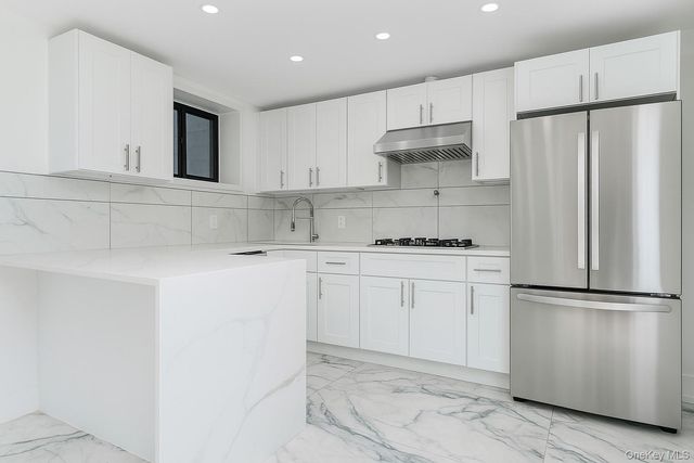 711 E 52nd Street, Brooklyn, NY 11203