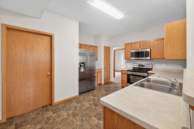 7729 Elm Grove Avenue, New Hope, MN 55428