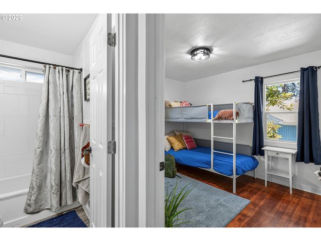 1508 E 16TH Pl, Vancouver, WA 98661