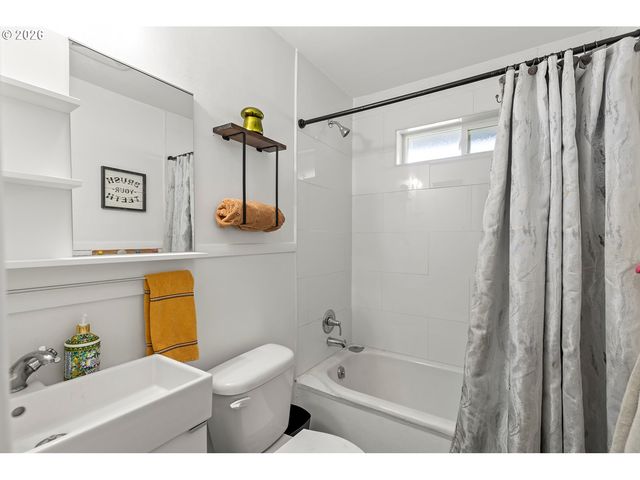 1508 E 16TH Pl, Vancouver, WA 98661