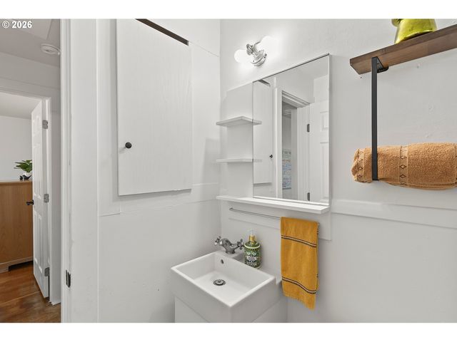 1508 E 16TH Pl, Vancouver, WA 98661