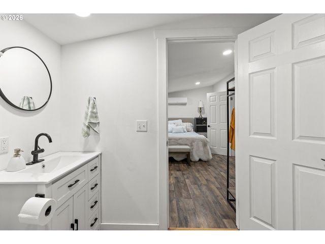1508 E 16TH Pl, Vancouver, WA 98661
