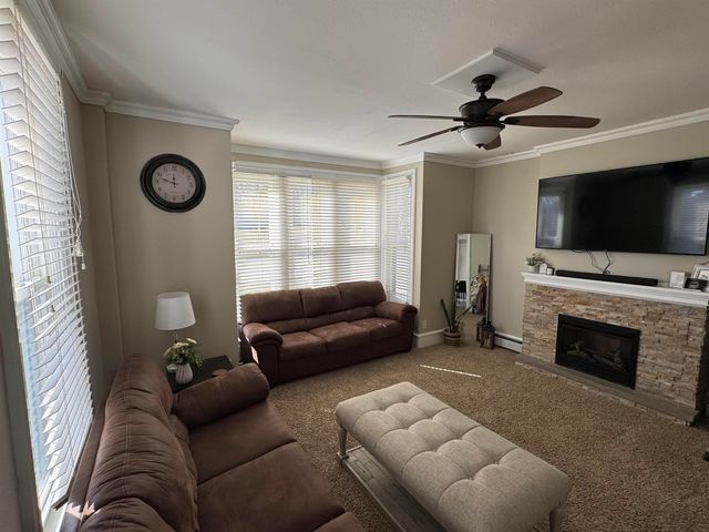 1005 G Avenue, Grundy Center, IA 50638