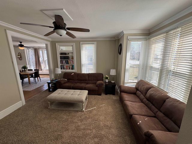 1005 G Avenue, Grundy Center, IA 50638