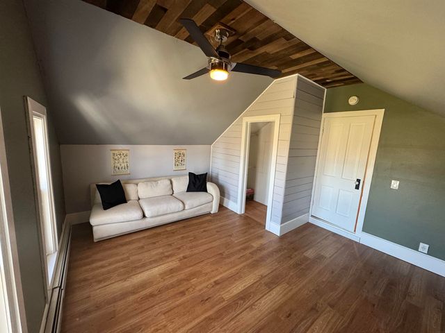 1005 G Avenue, Grundy Center, IA 50638