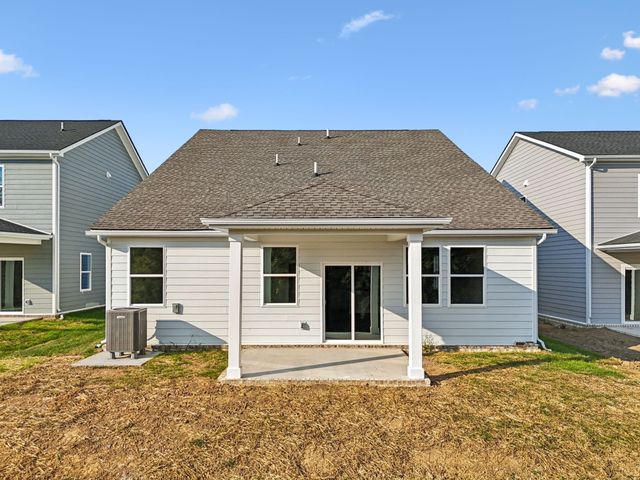 1090 Large Poppy Dr, La Vergne, TN 37086