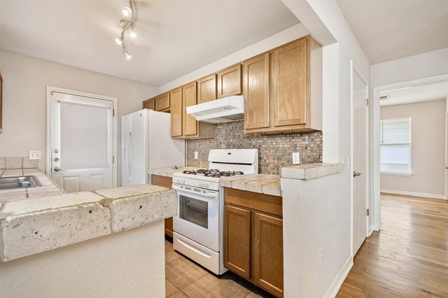 1502 Garden ST, Austin, TX 78702