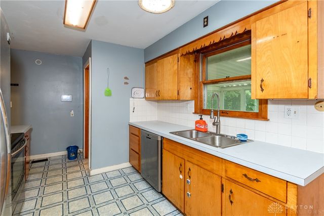 4 Frederick Place, Medway, OH 45341