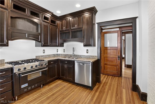 1344 Lakeland Avenue, Lakewood, OH 44107