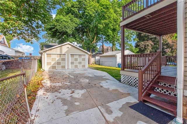 1344 Lakeland Avenue, Lakewood, OH 44107