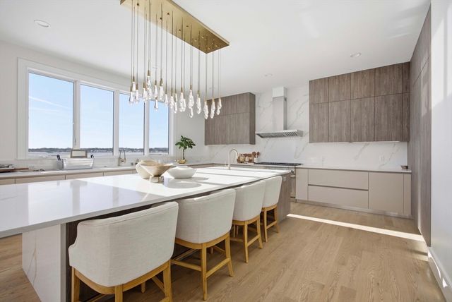 156 Crabtree, Quincy, MA 02171