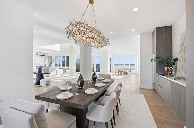 156 Crabtree, Quincy, MA 02171