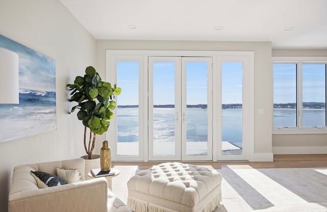 156 Crabtree, Quincy, MA 02171