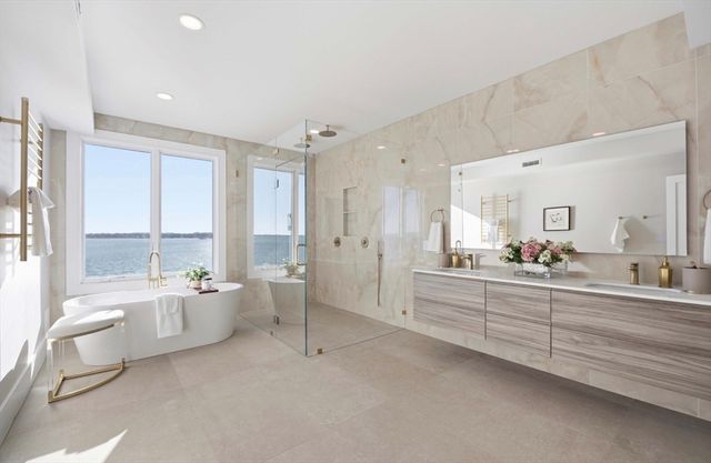 156 Crabtree, Quincy, MA 02171