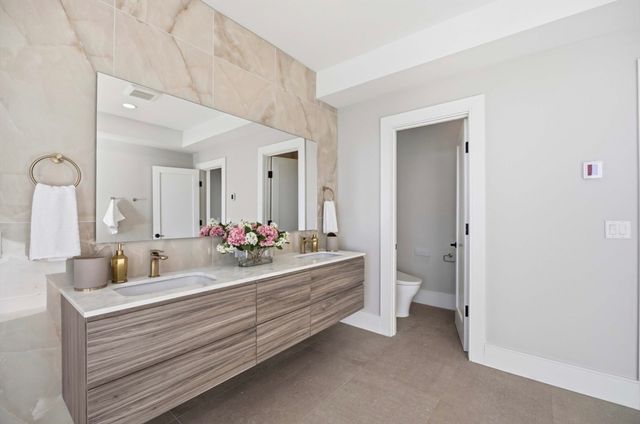 156 Crabtree, Quincy, MA 02171