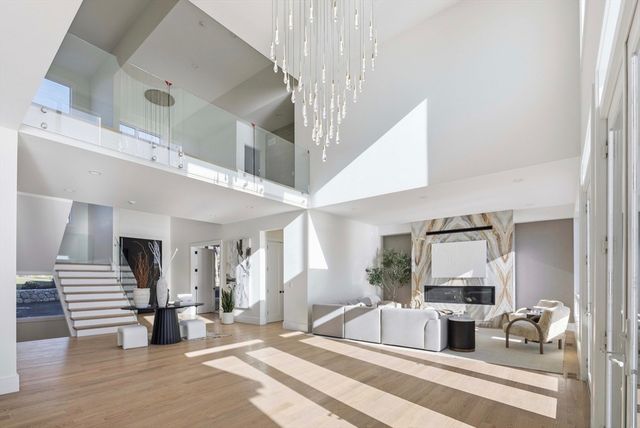 156 Crabtree, Quincy, MA 02171