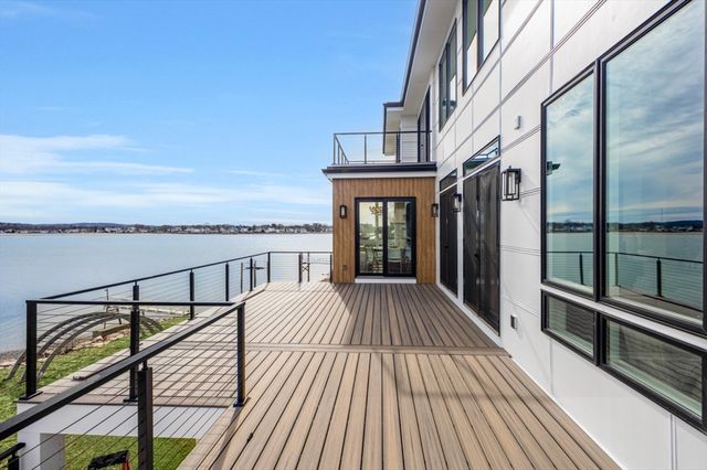 156 Crabtree, Quincy, MA 02171