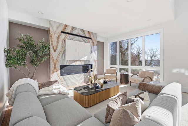 156 Crabtree, Quincy, MA 02171