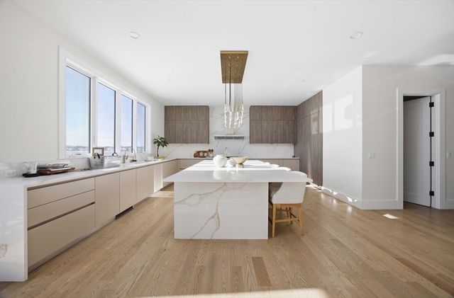 156 Crabtree, Quincy, MA 02171