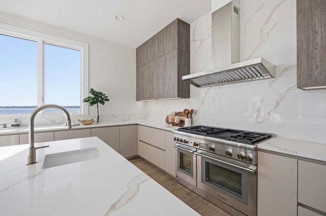 156 Crabtree, Quincy, MA 02171