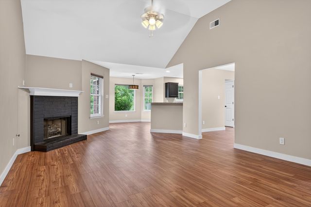 1107 W RED FERN CIR, Cordova, TN 38018