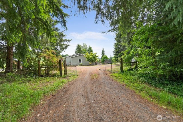 1583 State Route 122, Silver Creek, WA 98585