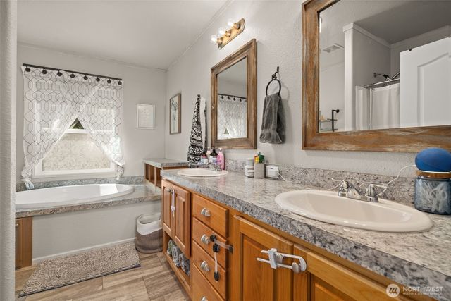 1583 State Route 122, Silver Creek, WA 98585