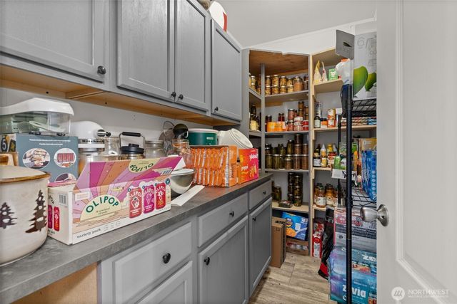 1583 State Route 122, Silver Creek, WA 98585
