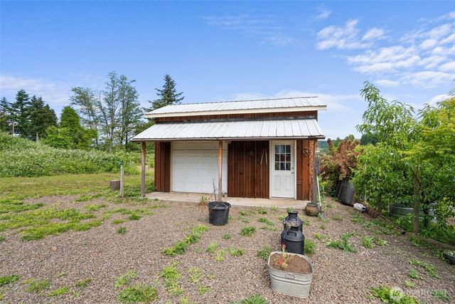 1583 State Route 122, Silver Creek, WA 98585