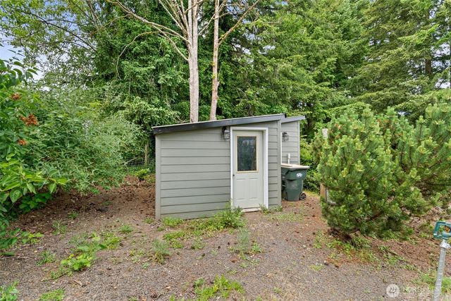 1583 State Route 122, Silver Creek, WA 98585