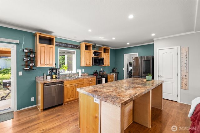 1583 State Route 122, Silver Creek, WA 98585