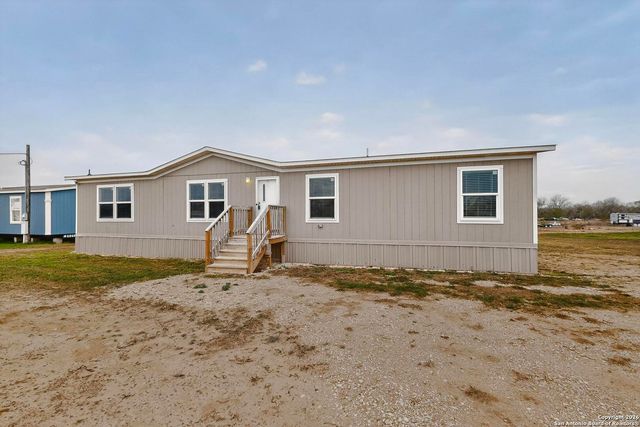 312 Maravillas, Pleasanton, TX 78064