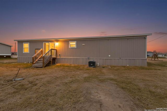 312 Maravillas, Pleasanton, TX 78064