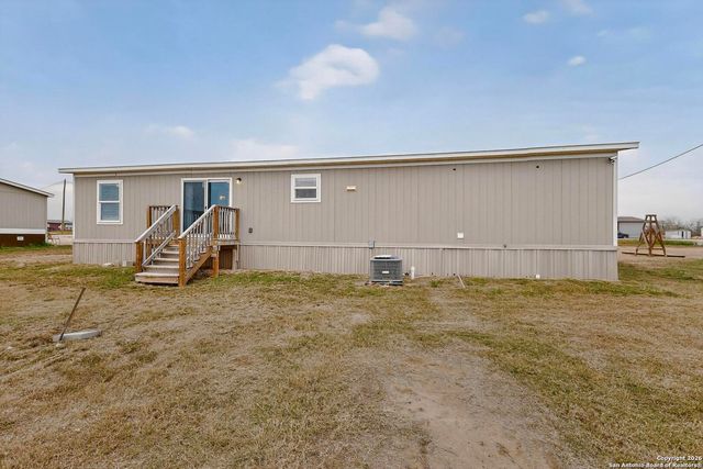 312 Maravillas, Pleasanton, TX 78064