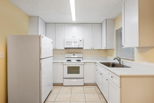 9423 SW 52nd Court, Cooper City, FL 33328