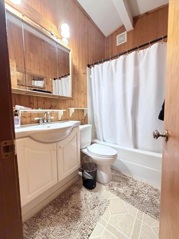 1401 Fairlane Drive, Valparaiso, IN 46383