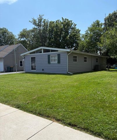 1401 Fairlane Drive, Valparaiso, IN 46383