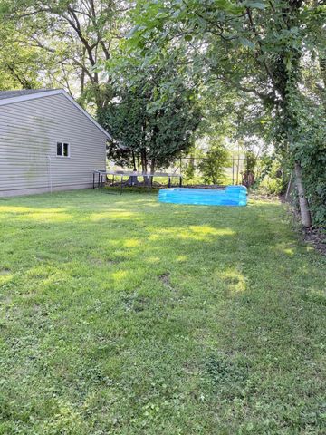 1401 Fairlane Drive, Valparaiso, IN 46383