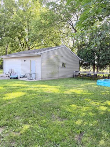1401 Fairlane Drive, Valparaiso, IN 46383
