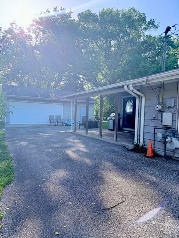 1401 Fairlane Drive, Valparaiso, IN 46383