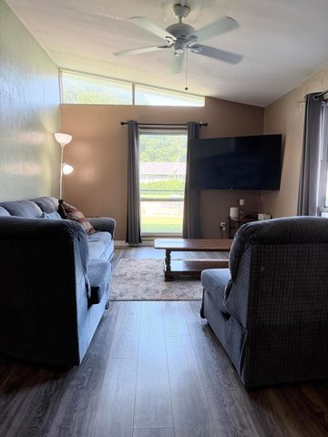 1401 Fairlane Drive, Valparaiso, IN 46383