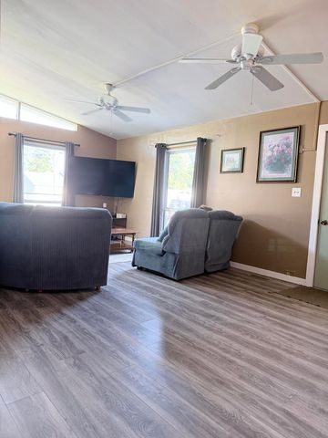 1401 Fairlane Drive, Valparaiso, IN 46383