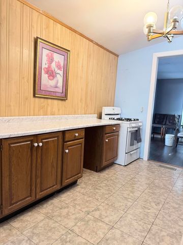 1401 Fairlane Drive, Valparaiso, IN 46383