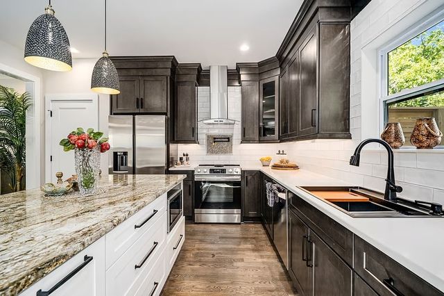 2307A Burns St, Nashville, TN 37216