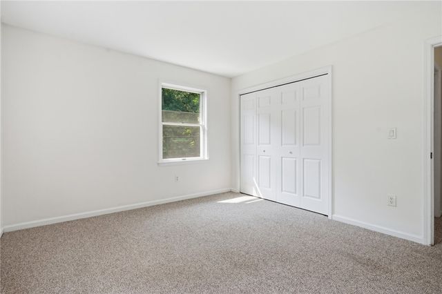 2 Lafayette Drive, Bristol, RI 02809