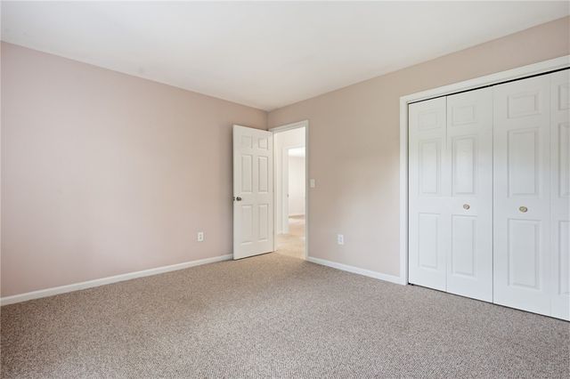 2 Lafayette Drive, Bristol, RI 02809