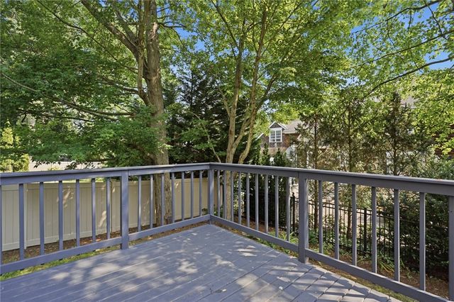 2 Lafayette Drive, Bristol, RI 02809