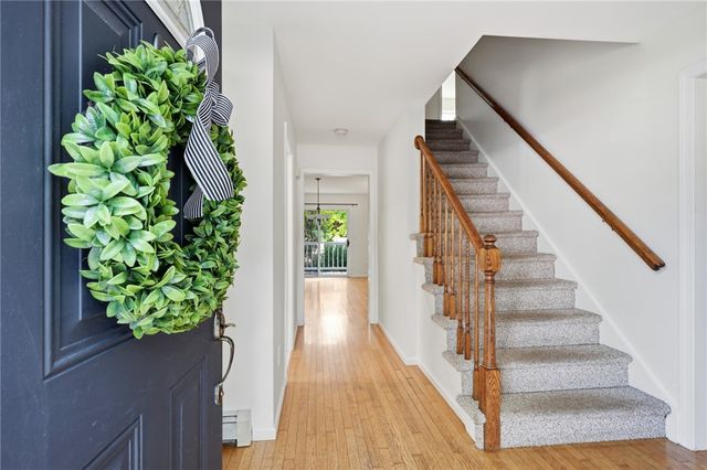 2 Lafayette Drive, Bristol, RI 02809