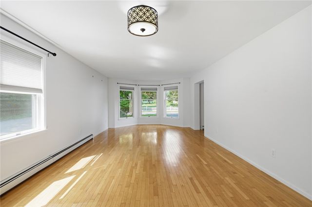 2 Lafayette Drive, Bristol, RI 02809