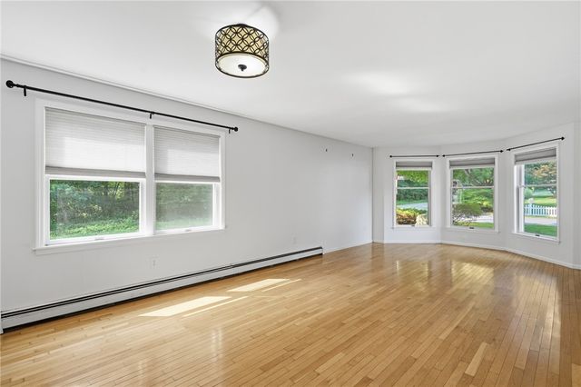 2 Lafayette Drive, Bristol, RI 02809